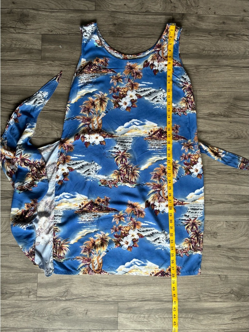 Hilo Hattie Blue Floral Hawaiian Shirt with Red Logo Tag - Picture 5 of 15
